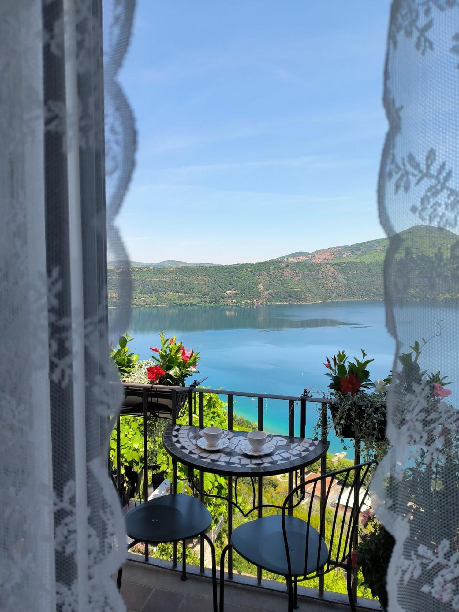 B&B Carpe Diem Vista Lago 冈多菲堡 外观 照片