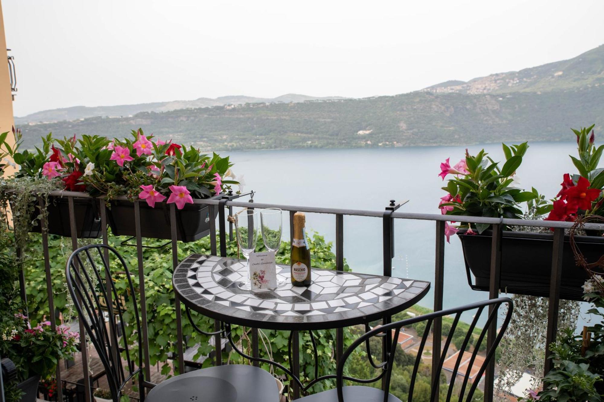 B&B Carpe Diem Vista Lago 冈多菲堡 外观 照片