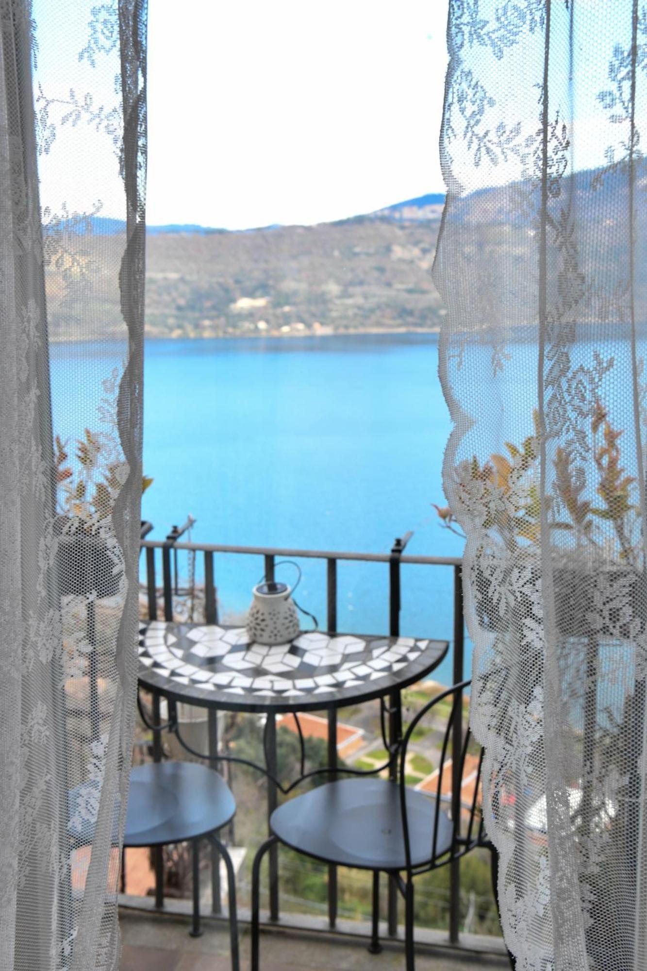 B&B Carpe Diem Vista Lago 冈多菲堡 外观 照片