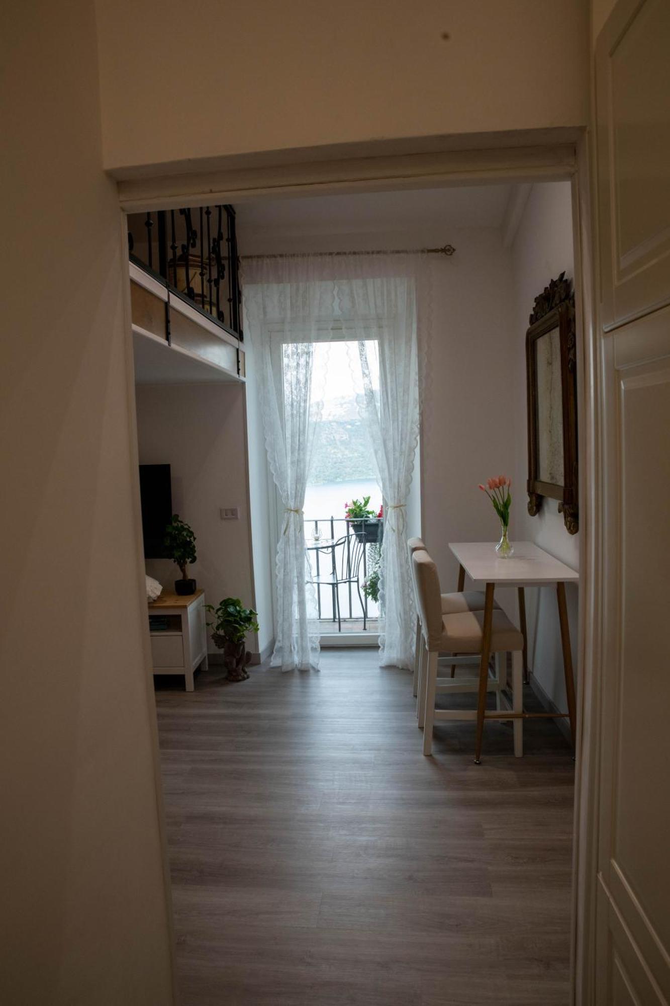 B&B Carpe Diem Vista Lago 冈多菲堡 外观 照片