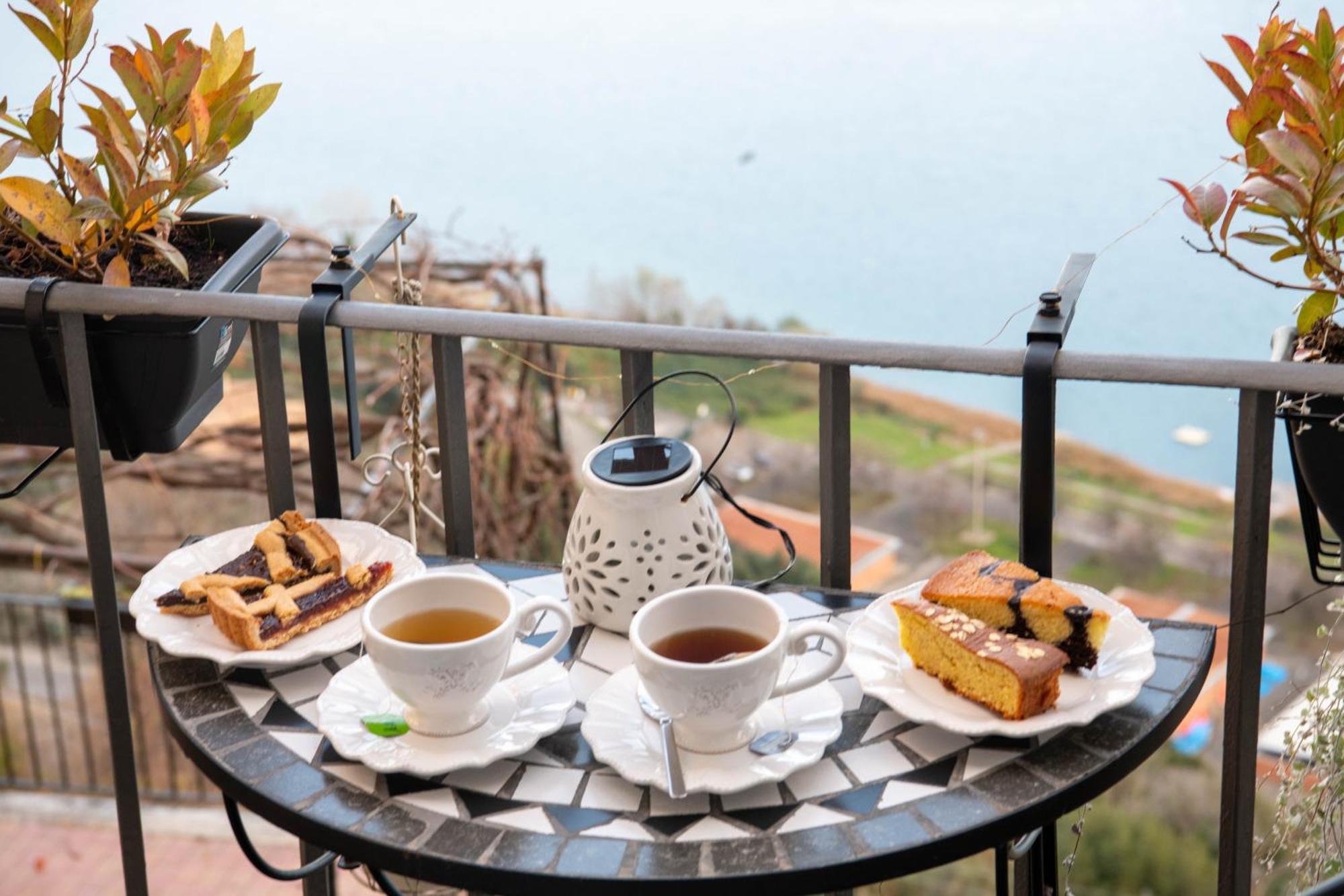 B&B Carpe Diem Vista Lago 冈多菲堡 外观 照片