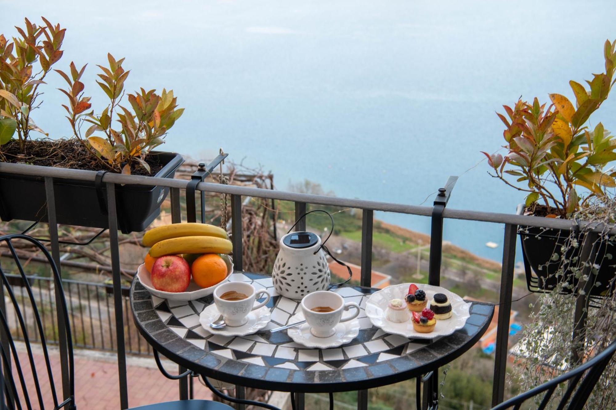 B&B Carpe Diem Vista Lago 冈多菲堡 外观 照片