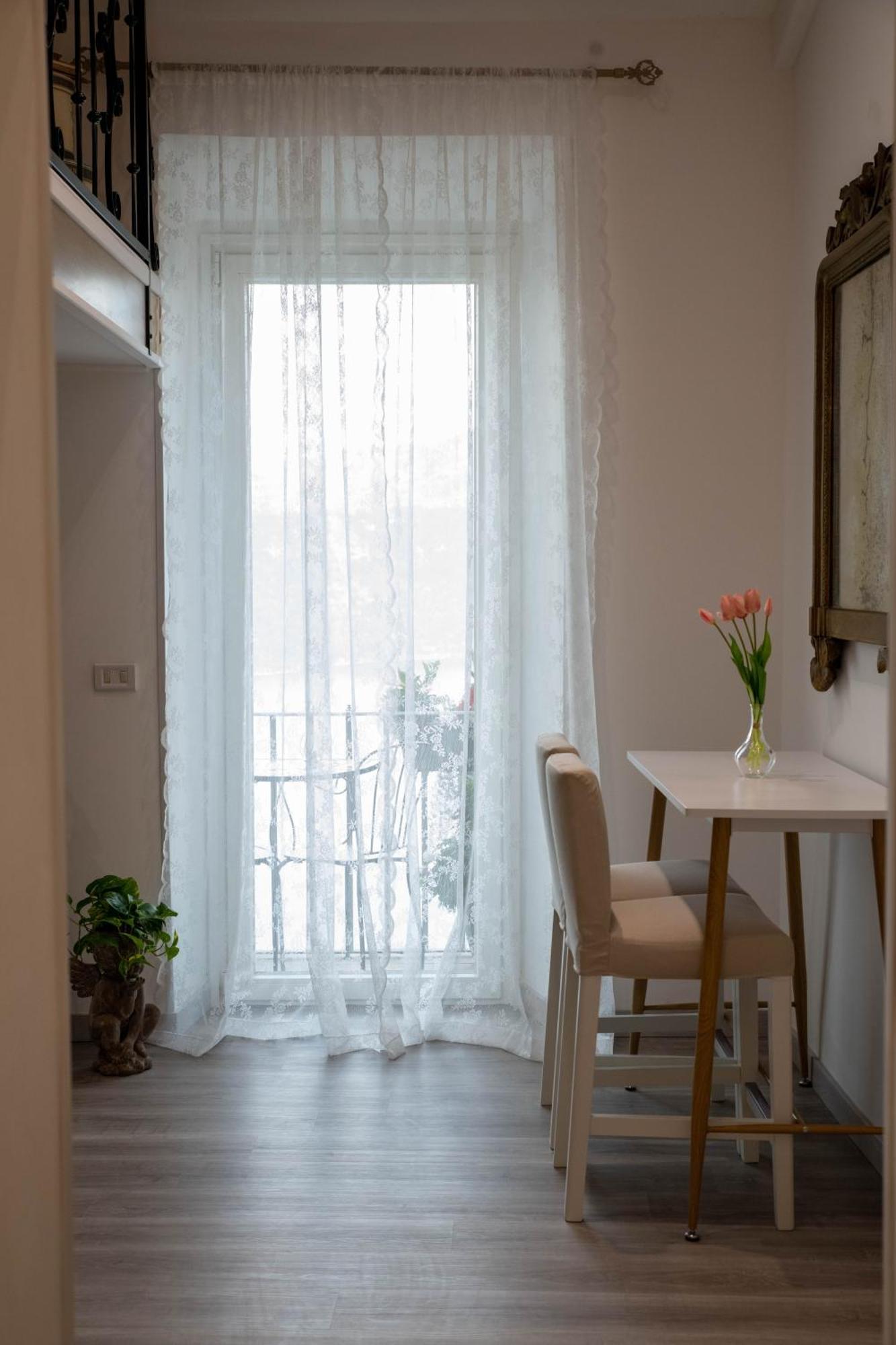 B&B Carpe Diem Vista Lago 冈多菲堡 外观 照片